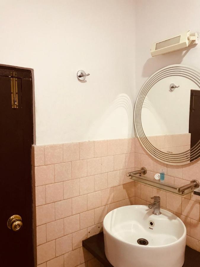 The Majestic Bed & Breakfast Катманду Экстерьер фото