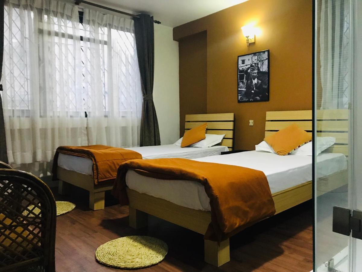 The Majestic Bed & Breakfast Катманду Экстерьер фото